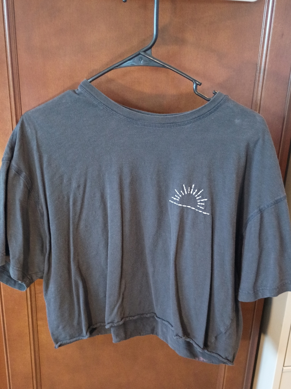 Universal Thread Black Cropped Tee with Small White Sunrise